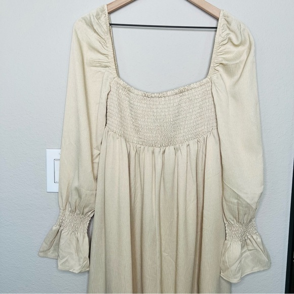 WEWOREWHAT On/Off Shoulder Smocked Dress Crème Bruilee Beige S - Picture 3 of 7